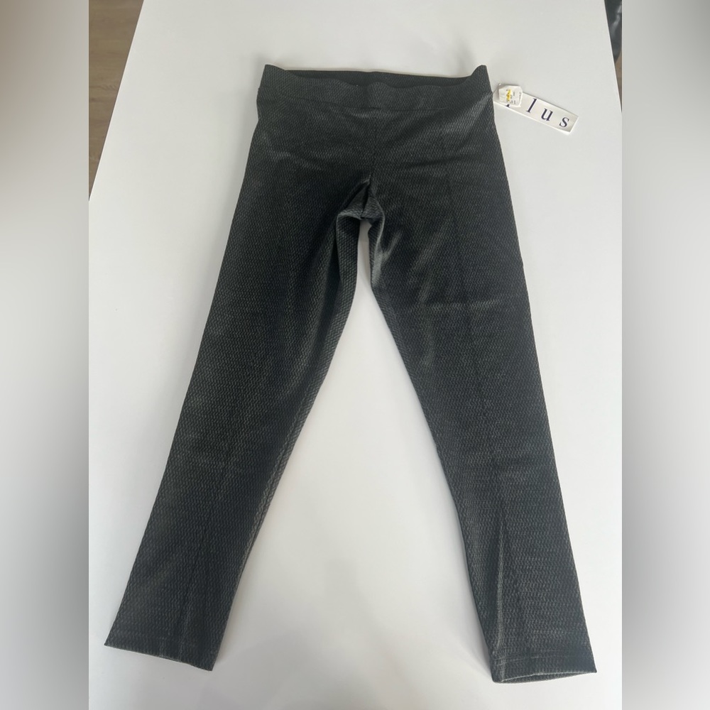 🍉Studio point Plus size stretch leggings, grey, textured, seam front 2X, NWOT